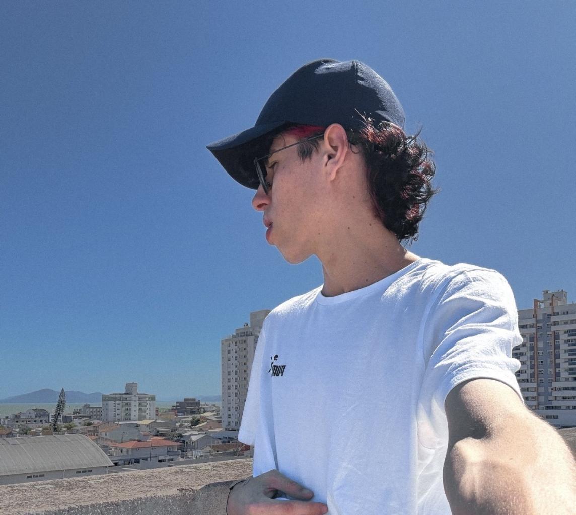 643093545: Chico busca chica en Málaga