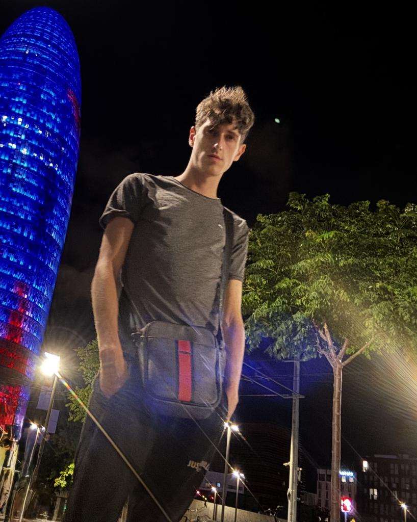 Chico busca chica en Barcelona: 