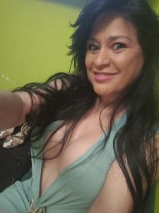 623340904: Chica busca chico en Sevilla