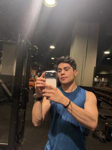 692543750: Chico busca chica en Barcelona