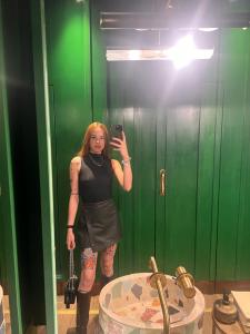 647341170: Chica busca chico en Málaga