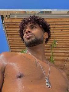 645471398: Chico busca chica en Barcelona