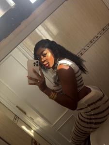 627596567: Chica busca chico en Sevilla