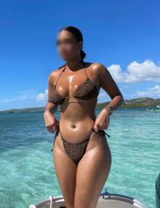 667078010: Chica busca chico en Sevilla