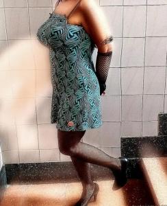 624394835: Chica busca chico en Gerona