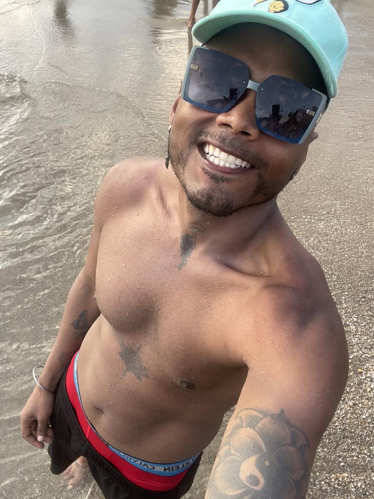 669065917: Chico busca chica en Barcelona