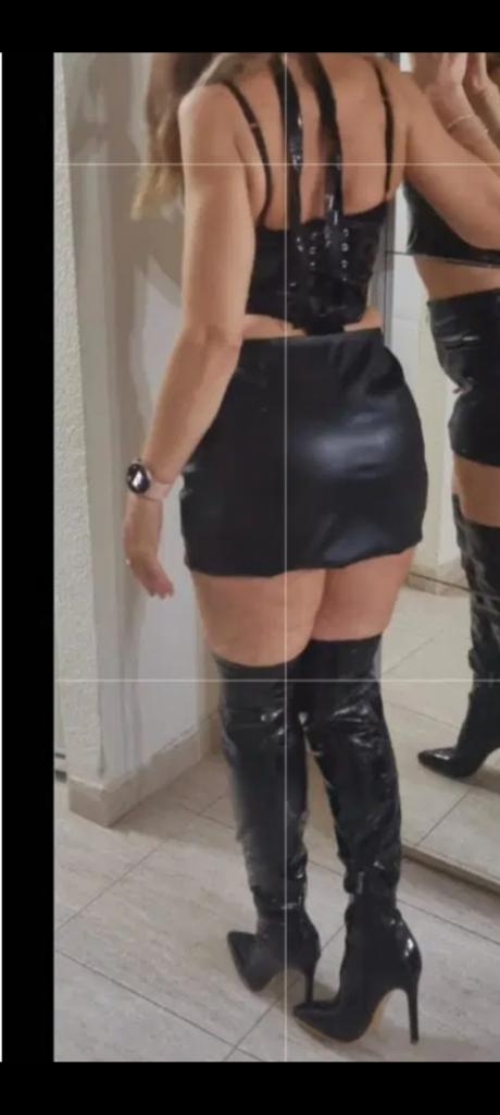 Chica busca chico en Almería: 