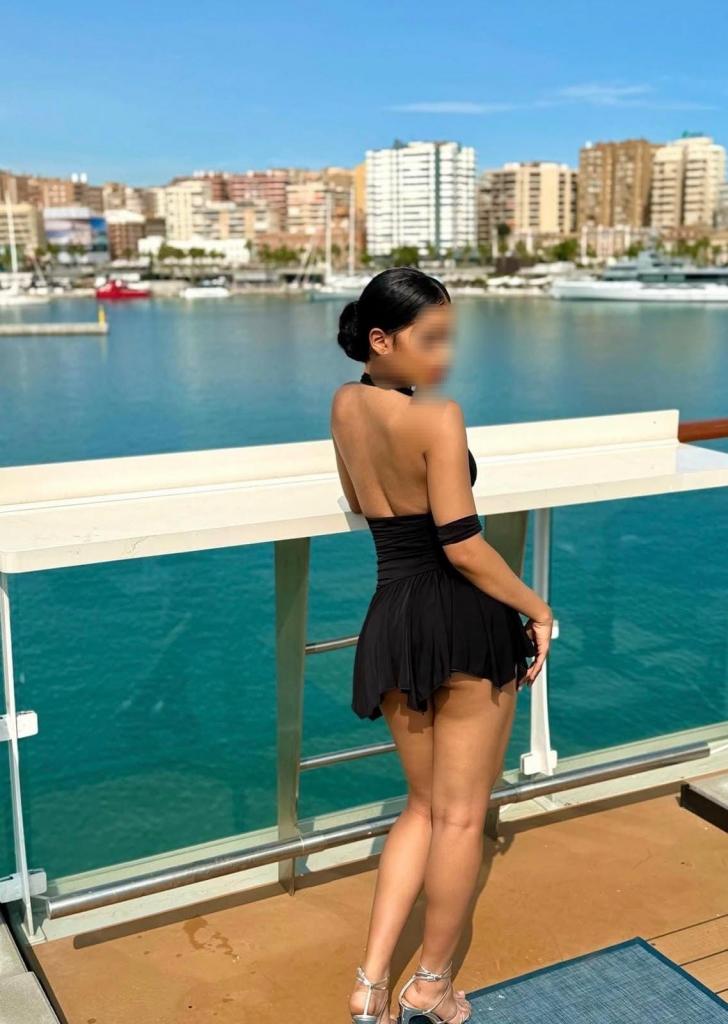 613368011: Chica busca chico en Barcelona
