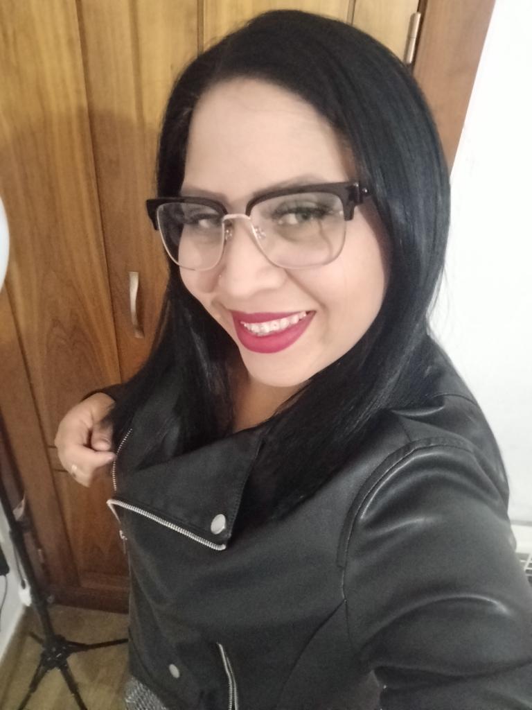 Chica busca chico en Almería: 