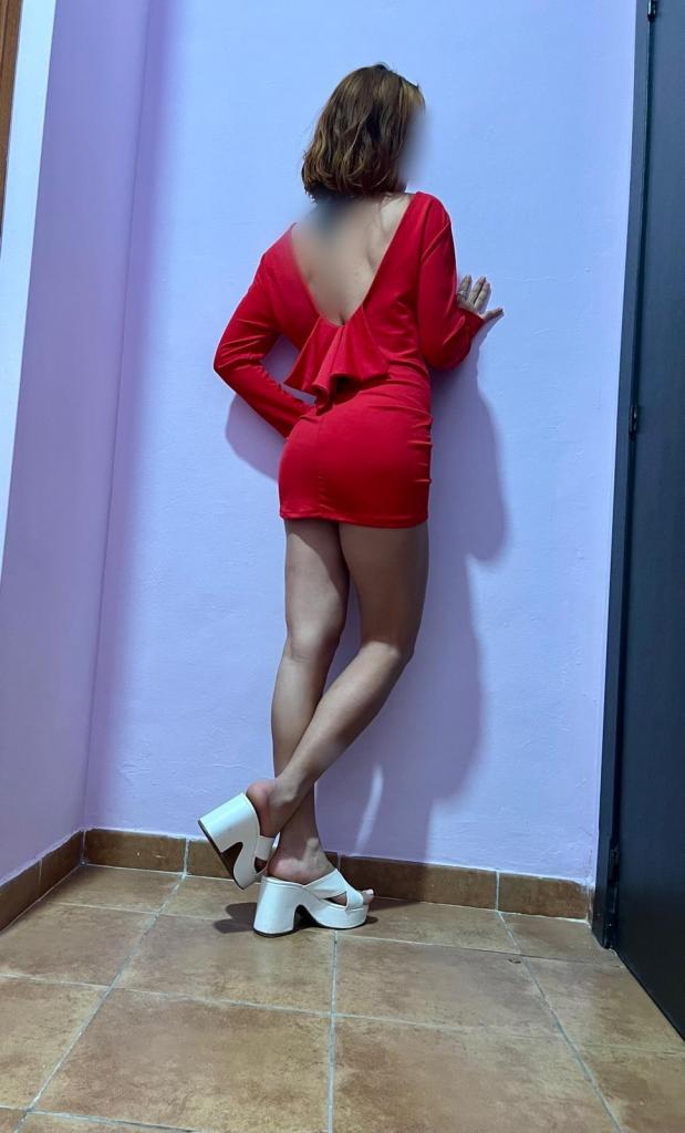 694227779: Chica busca chico en Sevilla