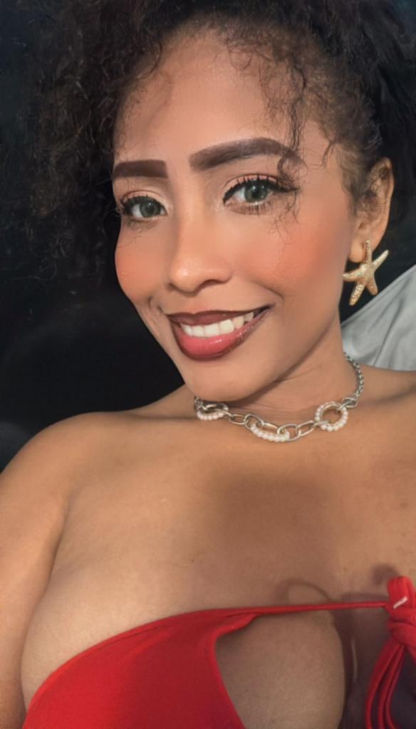 678343688: Chica busca chico en Málaga