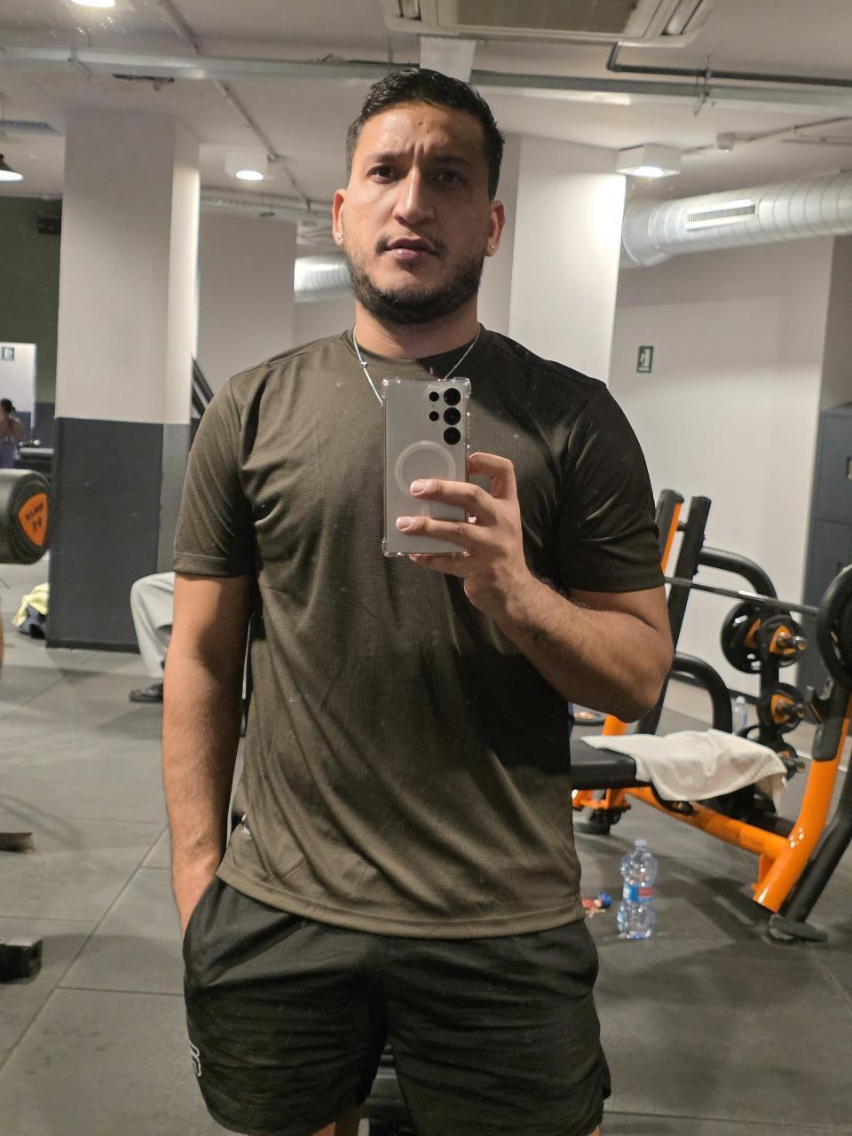 Chico busca chica en Málaga: 