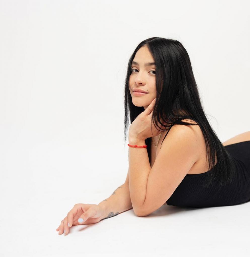 643637977: Chica busca chico en Valencia