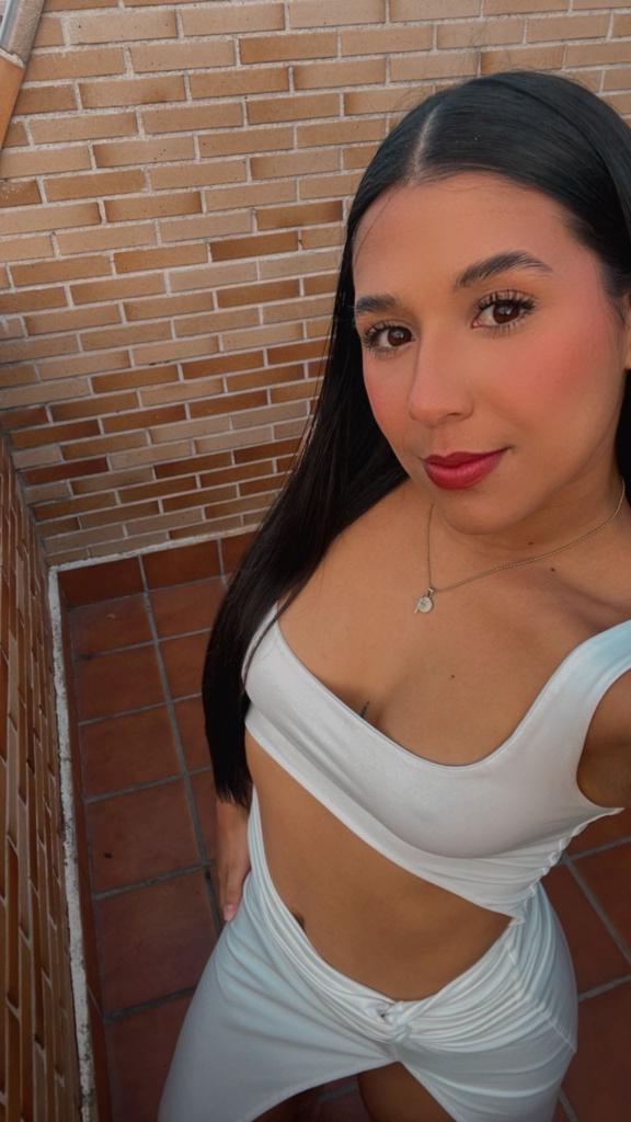 662028867: Chica busca chico en Ávila