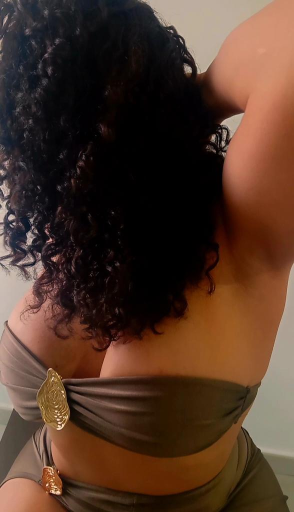 Chica busca chico en Ibiza: Chica busca chico