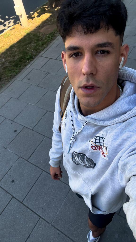 Chico busca chica en La Coruña: 