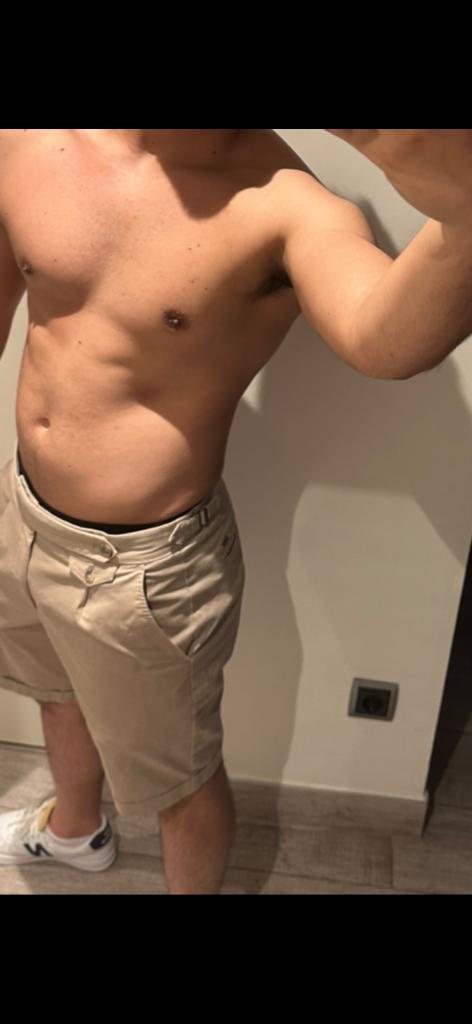 Chico busca chica en Sevilla: 