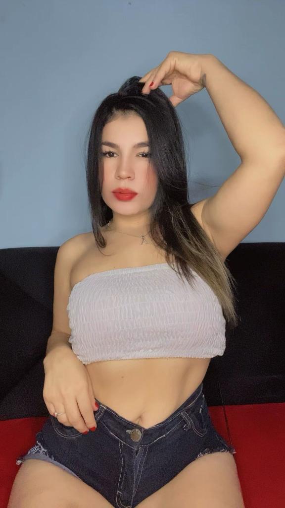 662192785: Chica busca chico en Sevilla