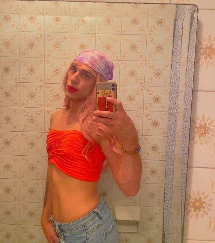 611834174: Transexual en Tarragona