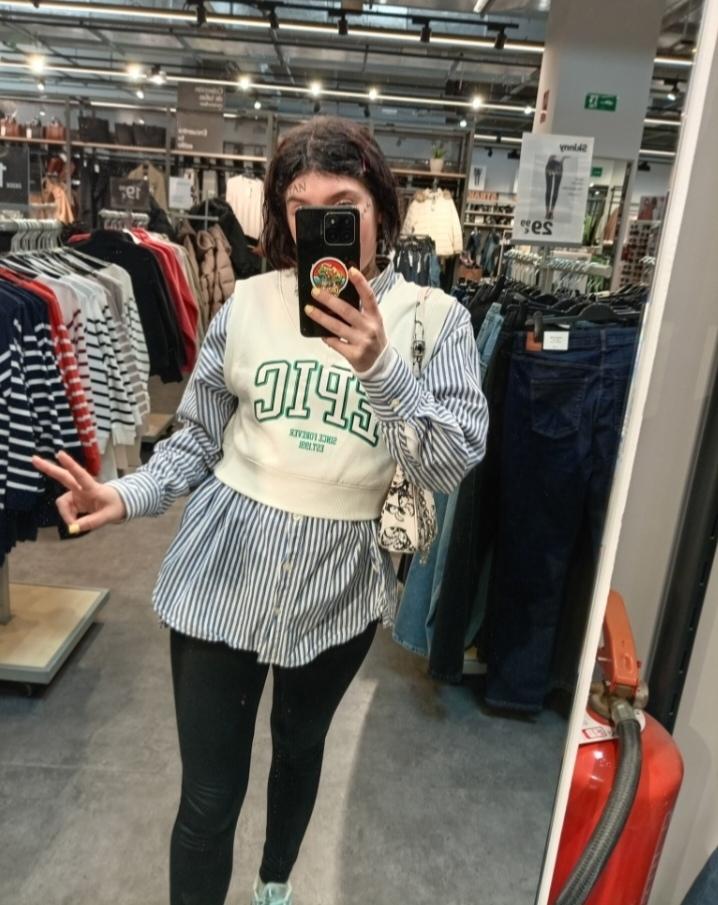 604460121: Chica busca chico en Sevilla