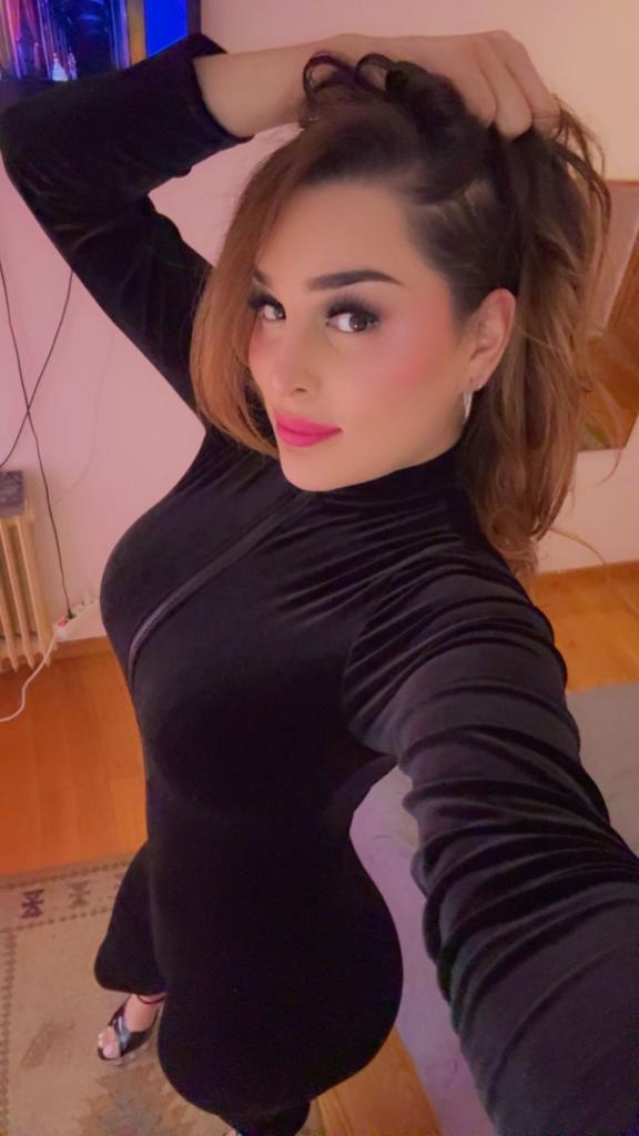 613806912: Transexual en León