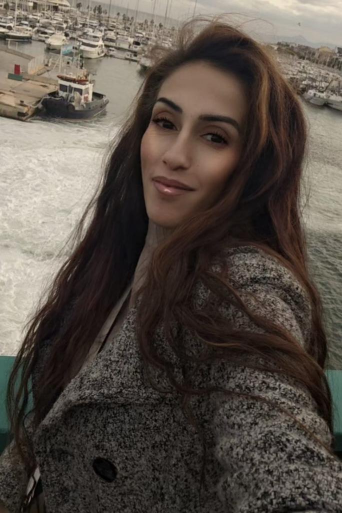 663973604: Chica busca chico en Ibiza