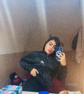 613904084: Chica busca chico en Barcelona