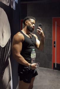 631463689: Chico busca chica en Madrid