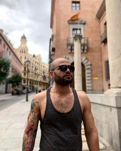 695865467: Chico busca chica en Málaga