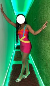 664556175: Chica busca chico en Sevilla