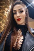 663973604: Chica busca chico en Ibiza