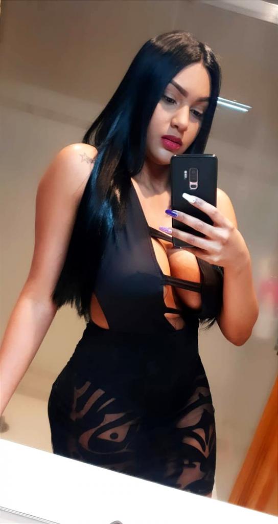 631035240: Chica busca chico en La Coruña