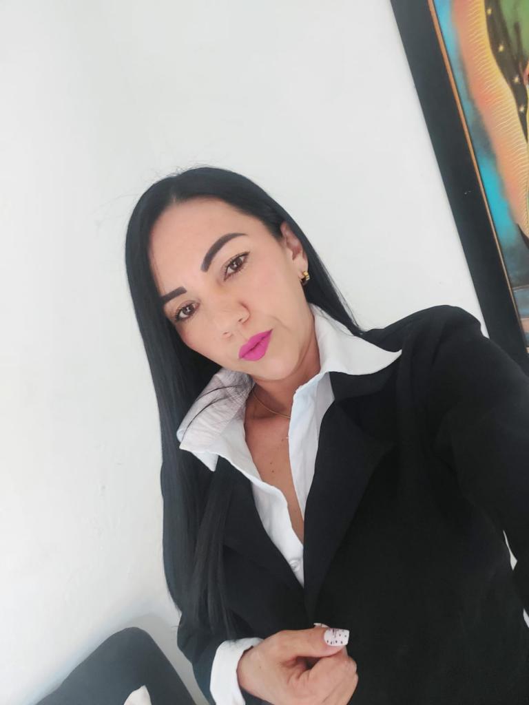 641399263: Chica busca chico en Murcia