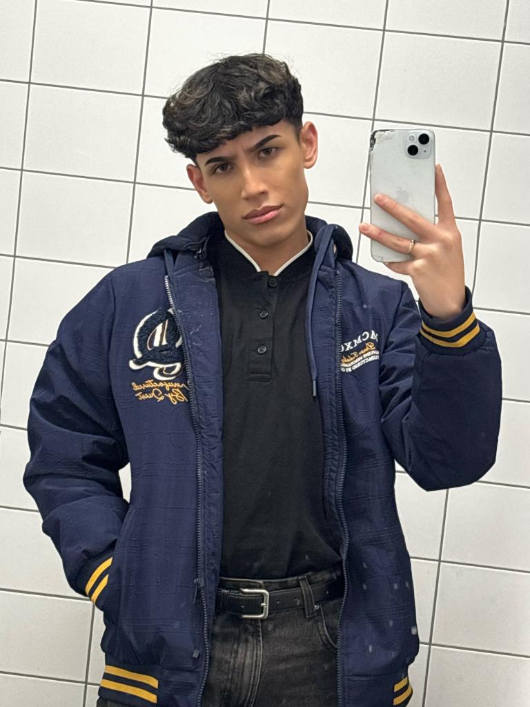 Chico busca chica en Mallorca: 