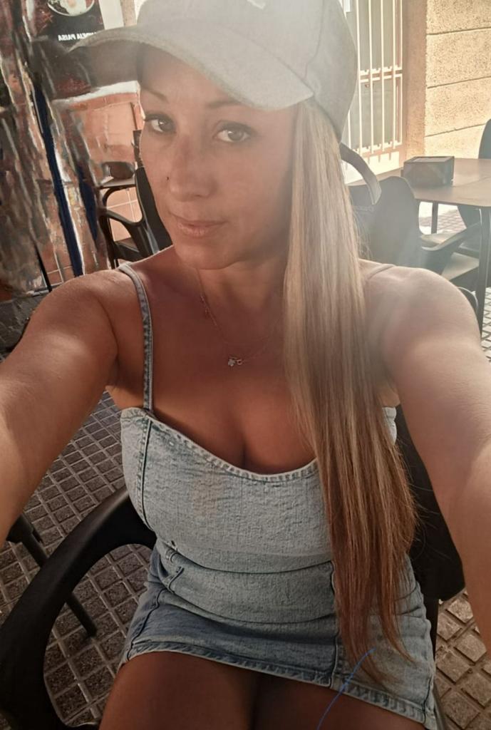 Chica busca chico en Almería: 