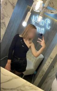 679367383: Chica busca chico en Madrid