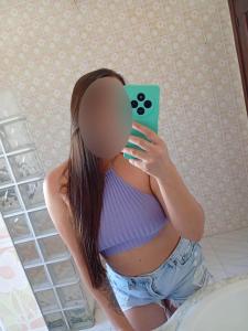 607338255: Chica busca chico en Sevilla