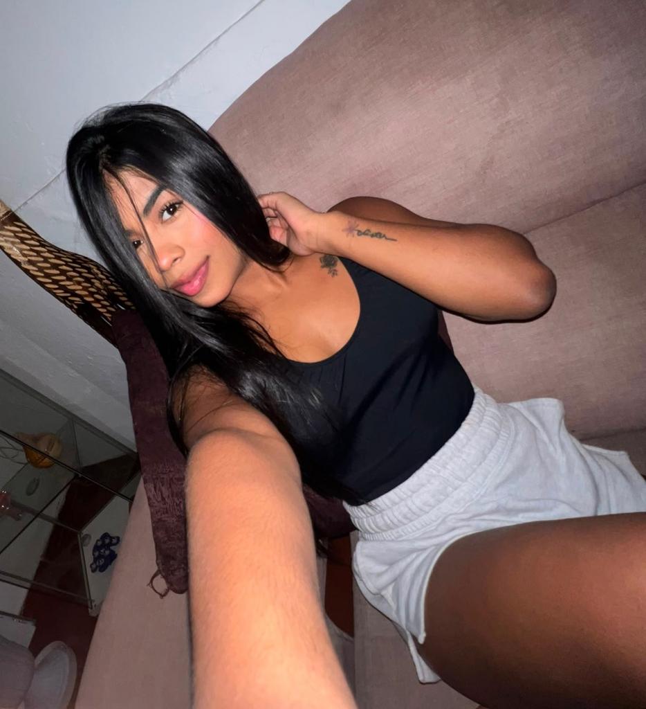 Chica busca chico en Alicante: Chica busca chico