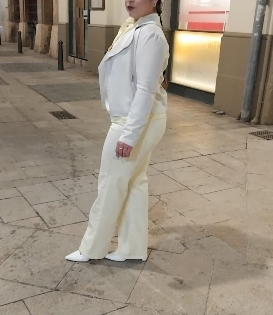 643466204: Chica busca chico en Madrid