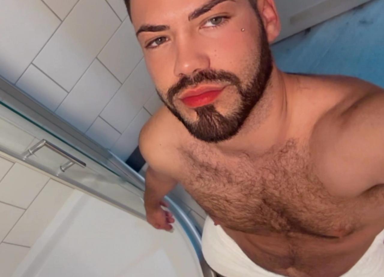 670410693: Chico busca chica en Valencia