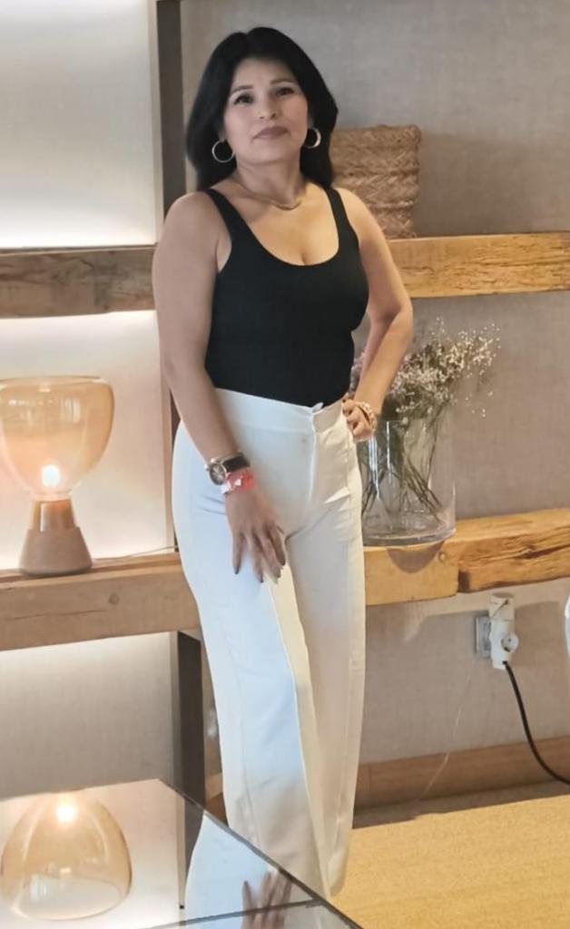 Chica busca chico en Granada: Chica busca chico