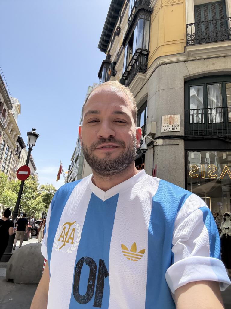 633811824: Chico busca chica en Madrid