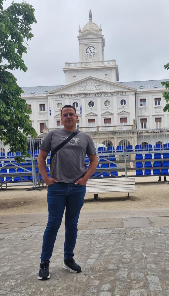 642898142: Chico busca chica en Lugo