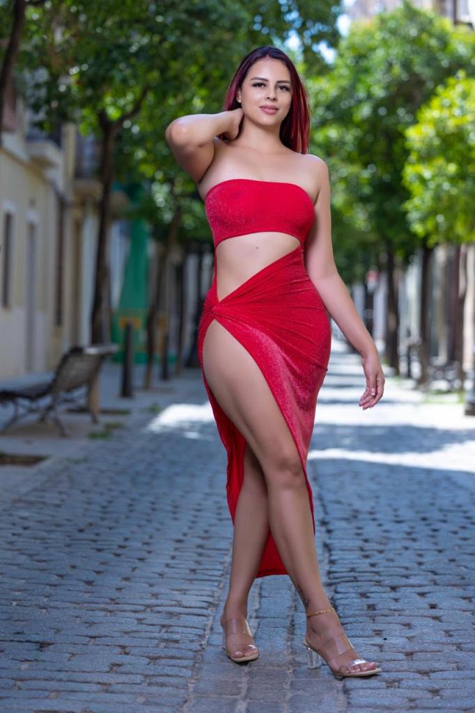 604385583: Chica busca chico en Barcelona
