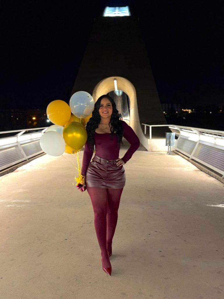Chica busca chico en Sevilla: Chica busca chico