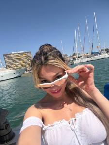 670359351: Chica busca chico en Málaga