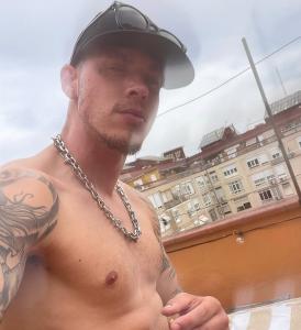 647326112: Chico busca chica en Zaragoza