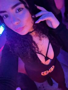 745018634: Chica busca chico en Málaga