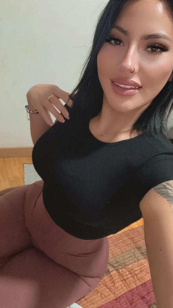 641969545: Chica busca chico en Navarra