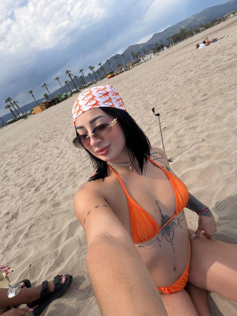Chica busca chico en Valencia: Chica busca chico